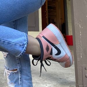 Jordan 1 pink quartz